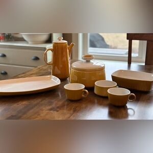 7 piece dinnerware set called Franciscan Discovery Topaz